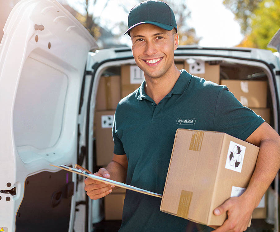 lieferung-paket-mediq-mitarbeiter